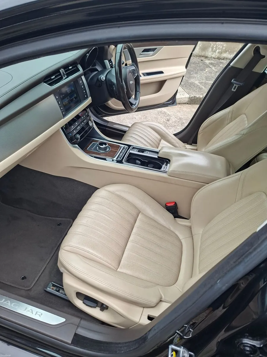 Jaguar XF 2017 - Image 5