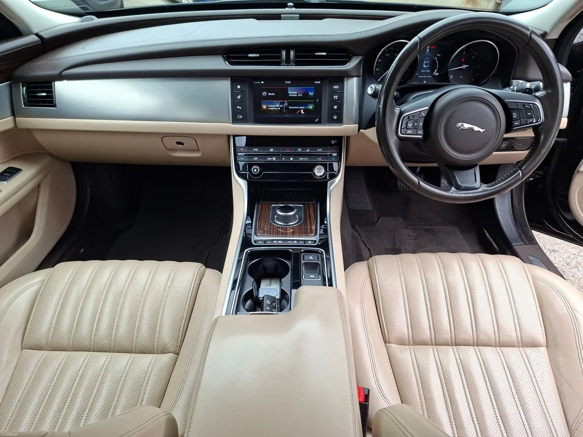 Jaguar XF 2017 - Image 6