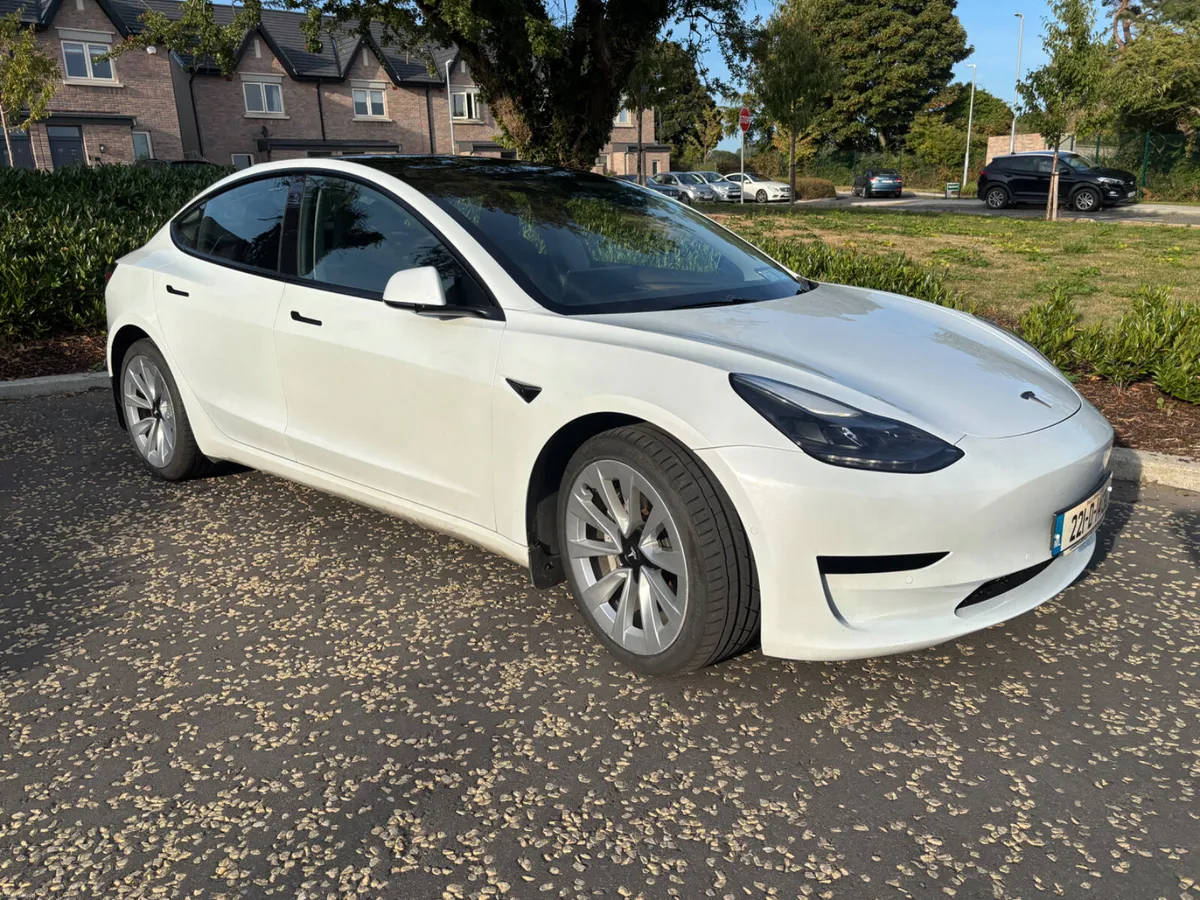 Tesla Model 3 2022 - Image 3