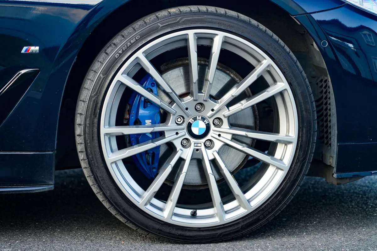 2017 BMW 530E Msport PHEV *Upgraded Hybrid Battery - Image 6