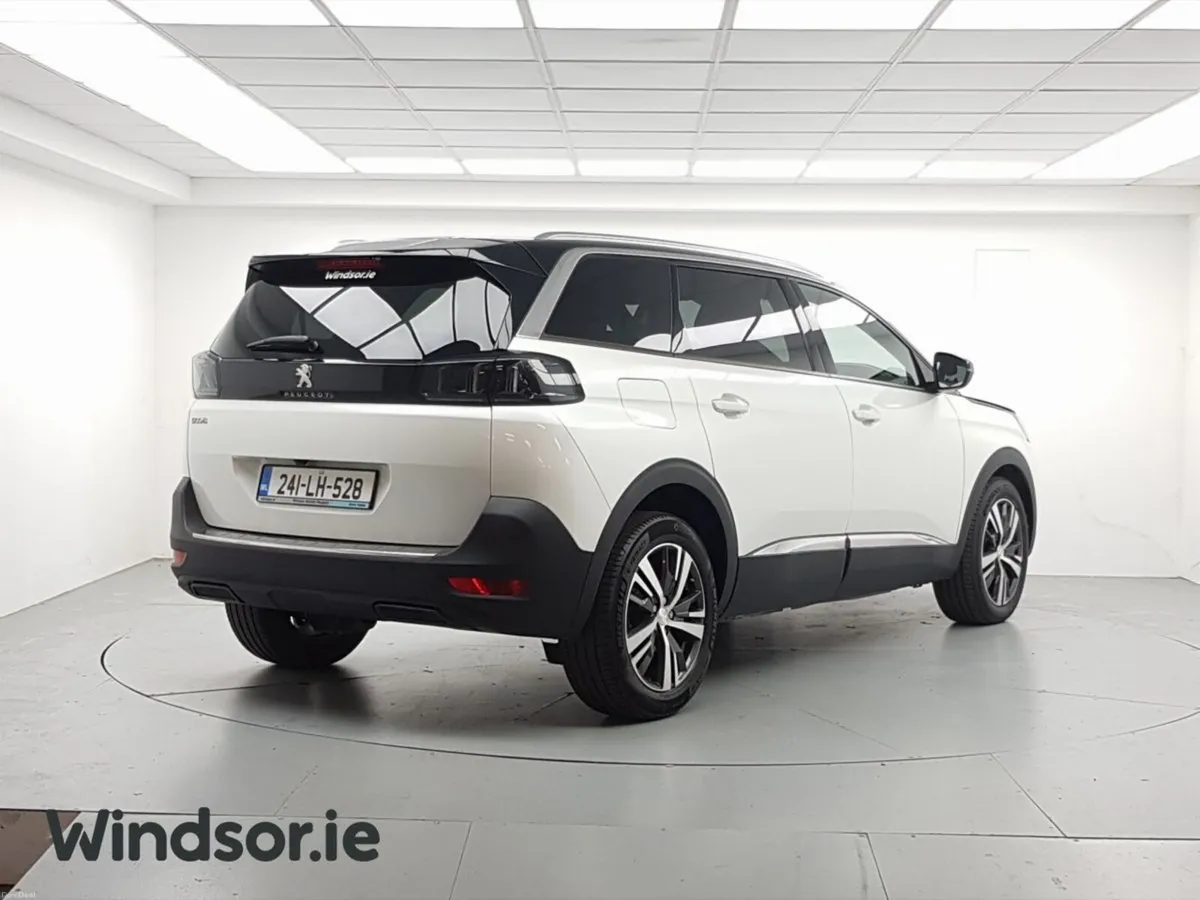 Peugeot 5008 1.2 Hybrid 136bhp E-DCS6 Allure - Image 2