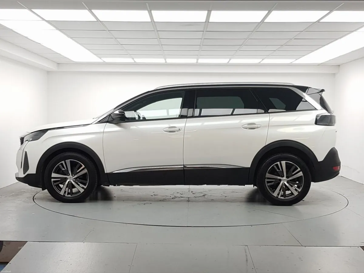 Peugeot 5008 1.2 Hybrid 136bhp E-DCS6 Allure - Image 5