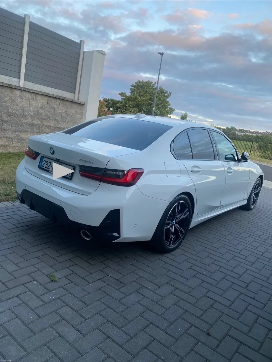 BMW 3-Series 2023 - Image 1