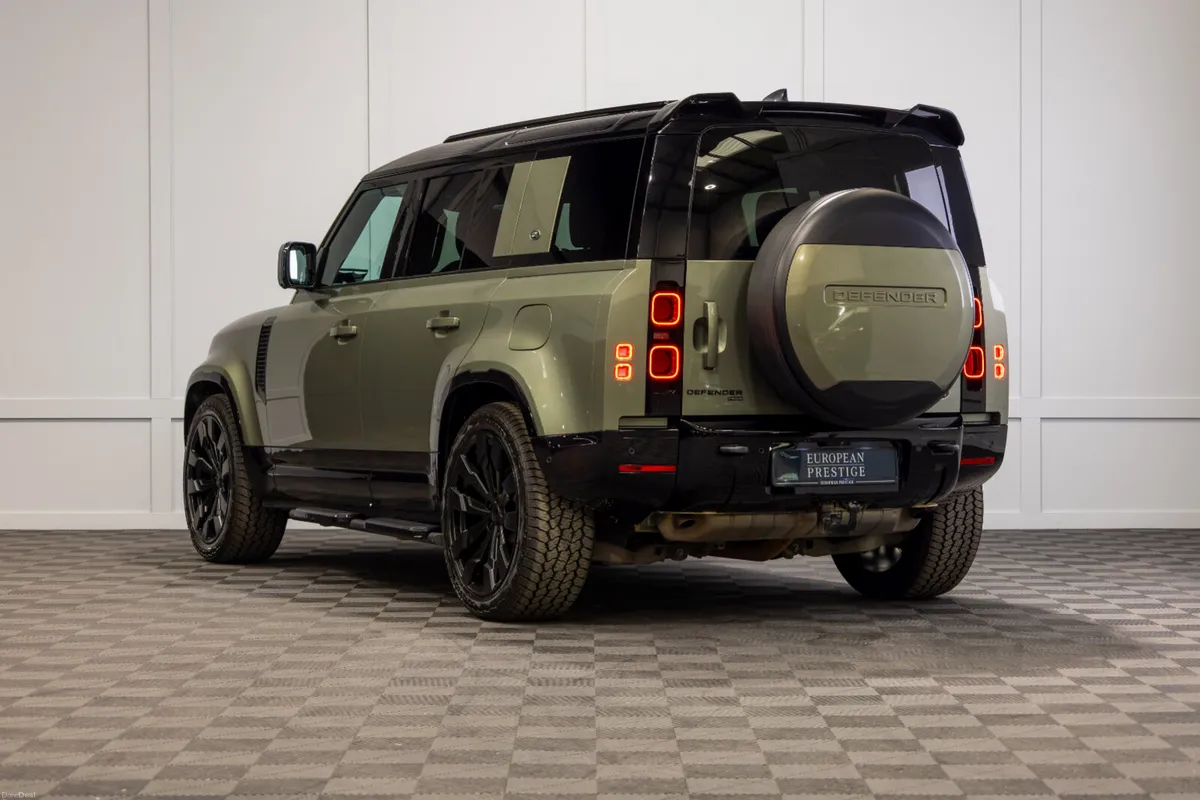 2022 Land Rover Defender 110 P400e X-Dynamic SE - Image 4