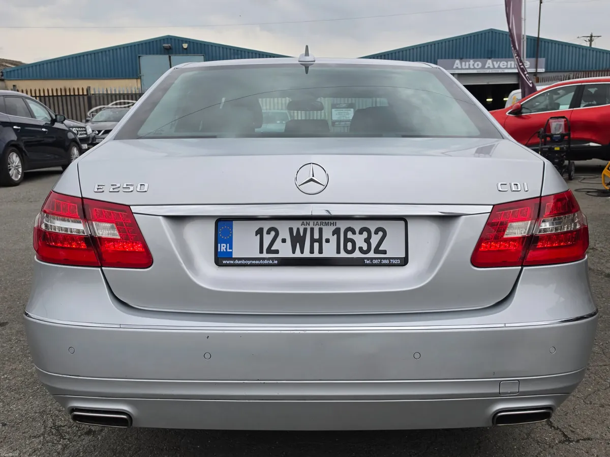 12 MERCEDES BENZ E250Cdi *AUTO*CLEAN* - Image 6