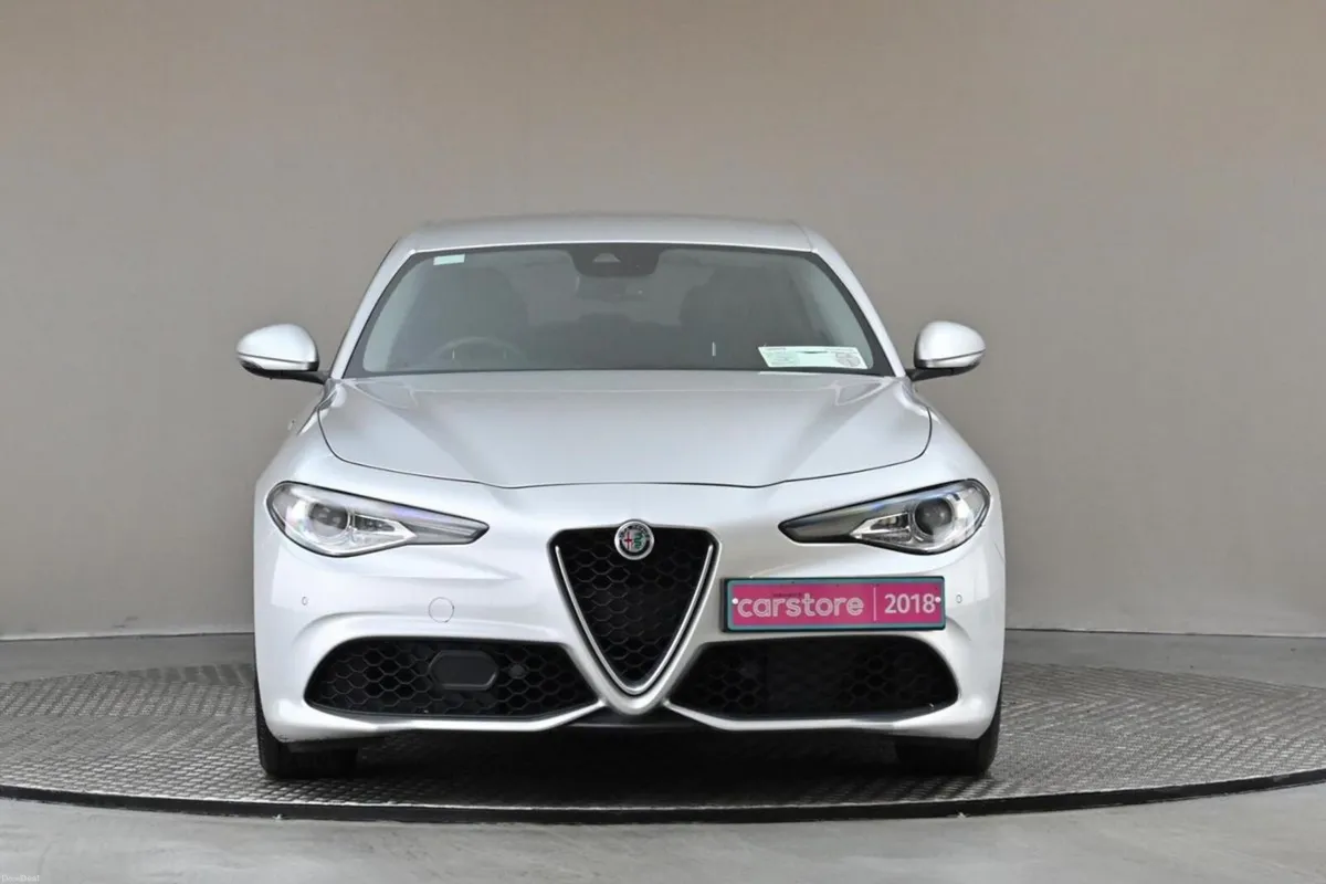 Alfa Romeo Giulia 2.2 TD SPECIALE 180BHP AUTO RWD - Image 2