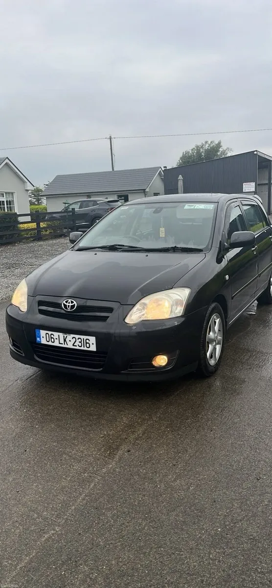RARE sunlid Toyota Corolla - Image 4