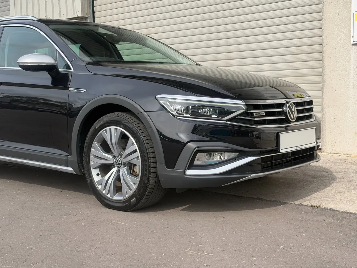 2022 Volkswagen Passat 2.0 TDI All-Track 4 Motion - Image 5