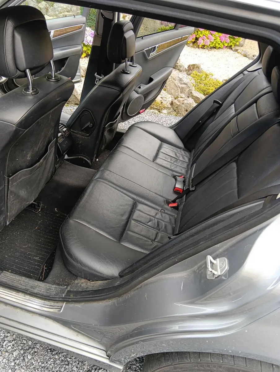 Mercedes-Benz C-Class 2010 - Image 2