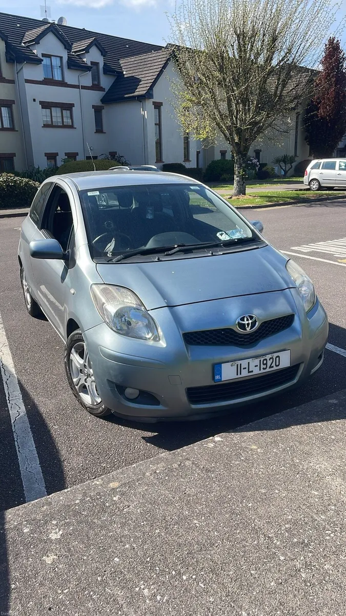 Toyota Yaris 2011 - Image 1