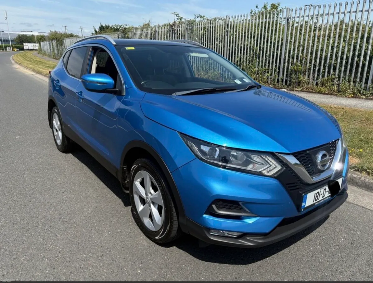 Nissan Qashqai 1.2 petrol automatic- Panoramic Su - Image 4