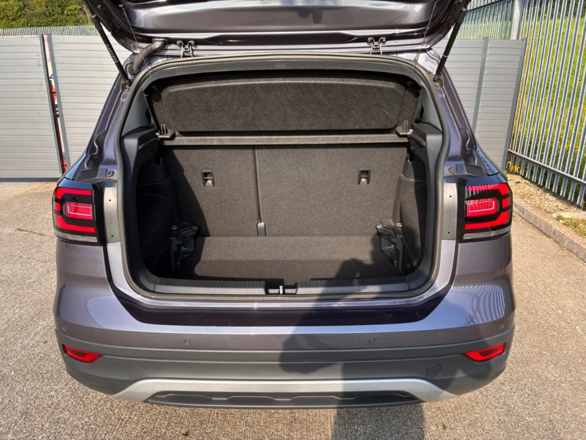 Volkswagen T-Cross BLACK EDITION TSI - Image 6