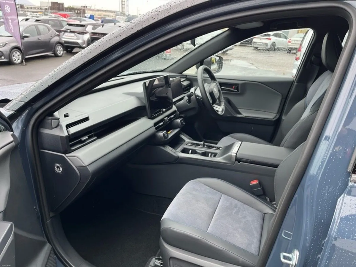 Toyota RAV4 SPORT PHEV - Image 6
