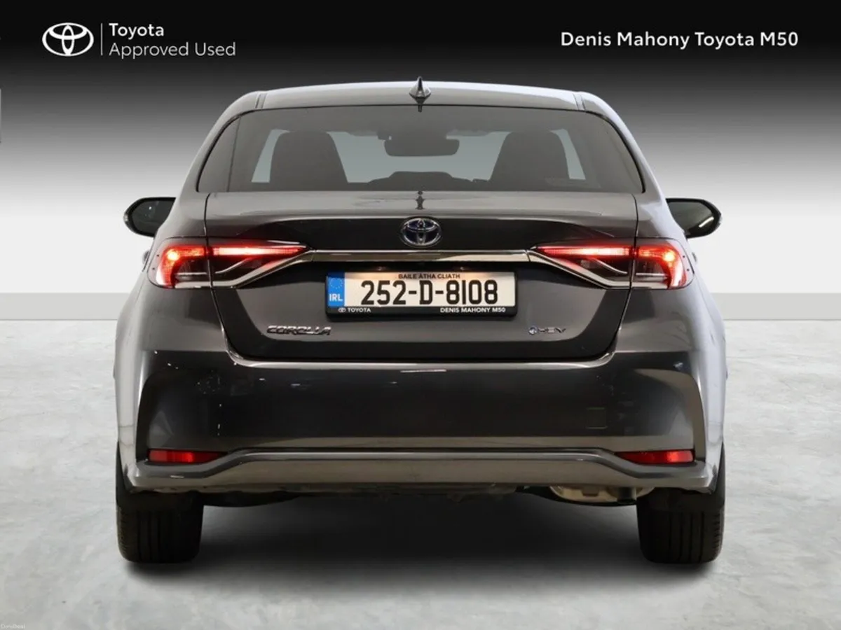 Toyota Corolla Luna Sport Hybrid Saloon - Image 4