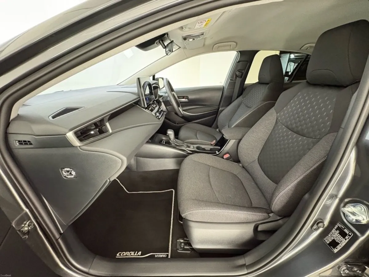 Toyota Corolla Luna Sport Hybrid Saloon - Image 6