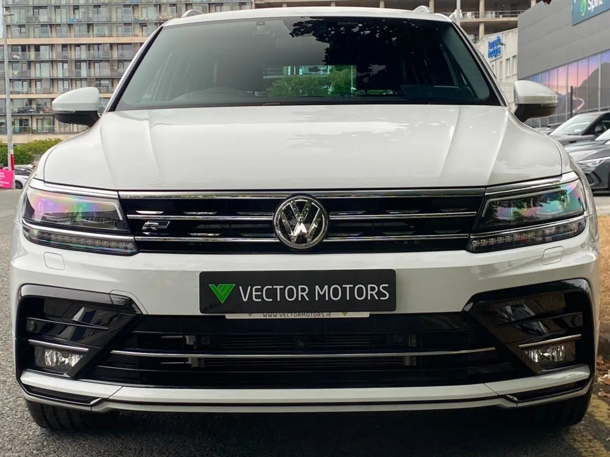 Volkswagen Tiguan R-LINE 4 MOTION 2.0 TDI AUTO NEW - Image 3