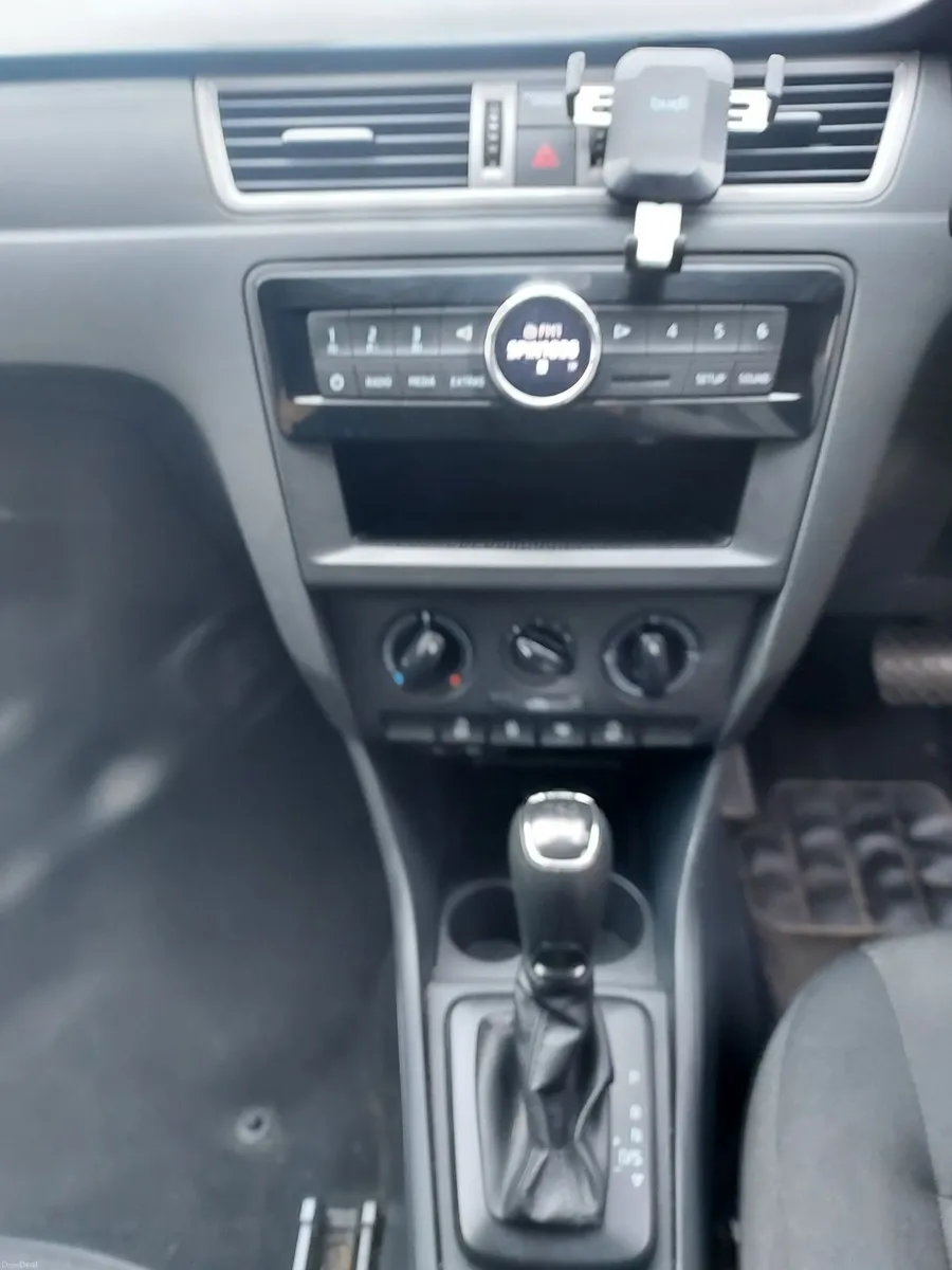 Skoda Rapid 2016 - Image 3