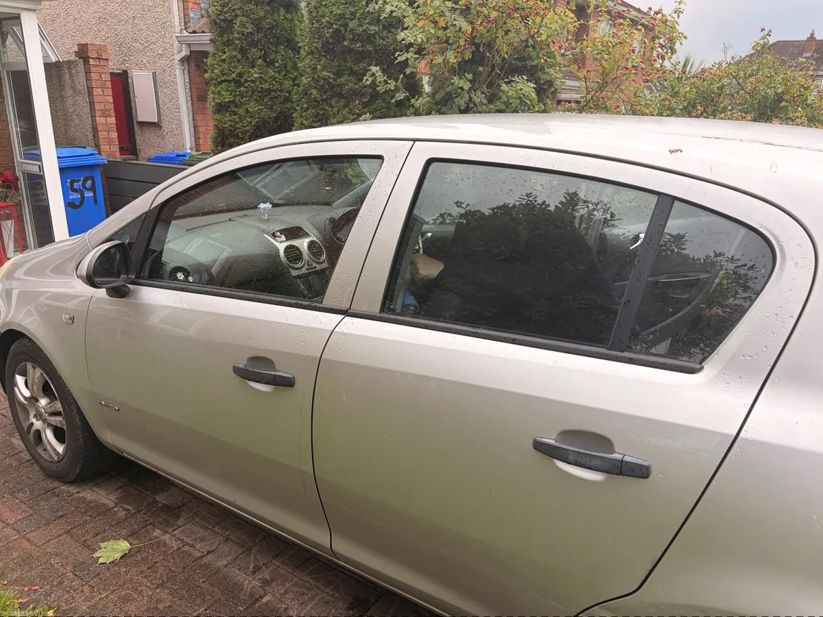 Vauxhall Corsa 2010 - Image 3
