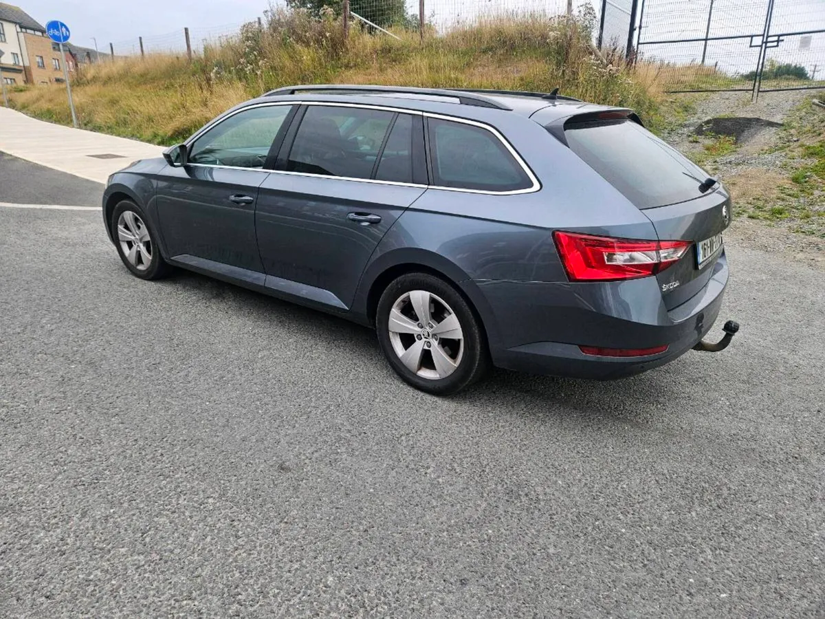 Skoda Superb 2.0 TDI Estate Business Edition 
Clea - Image 2