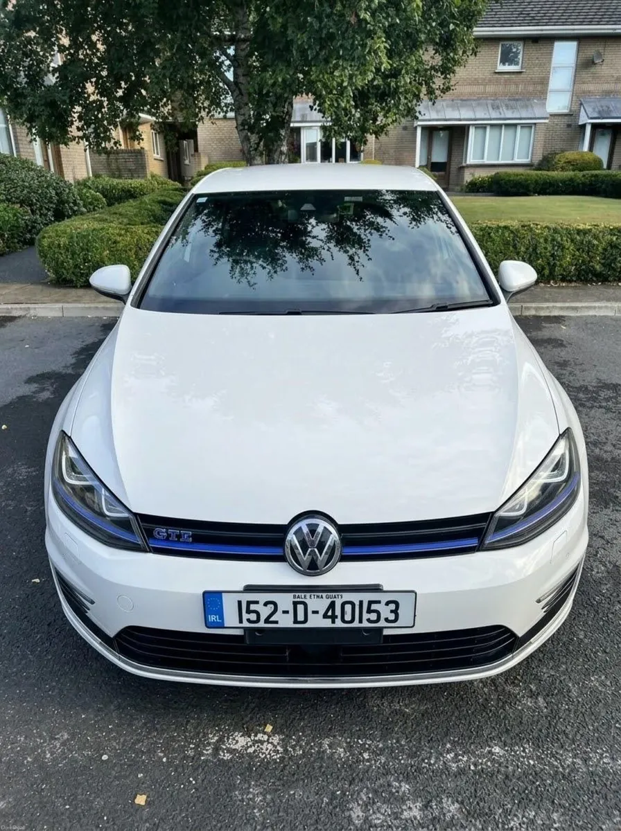 2015 (152) Volkswagen Golf GTE - Image 1