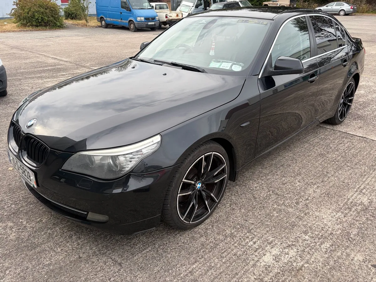 BMW E60 520 2010 - Image 1