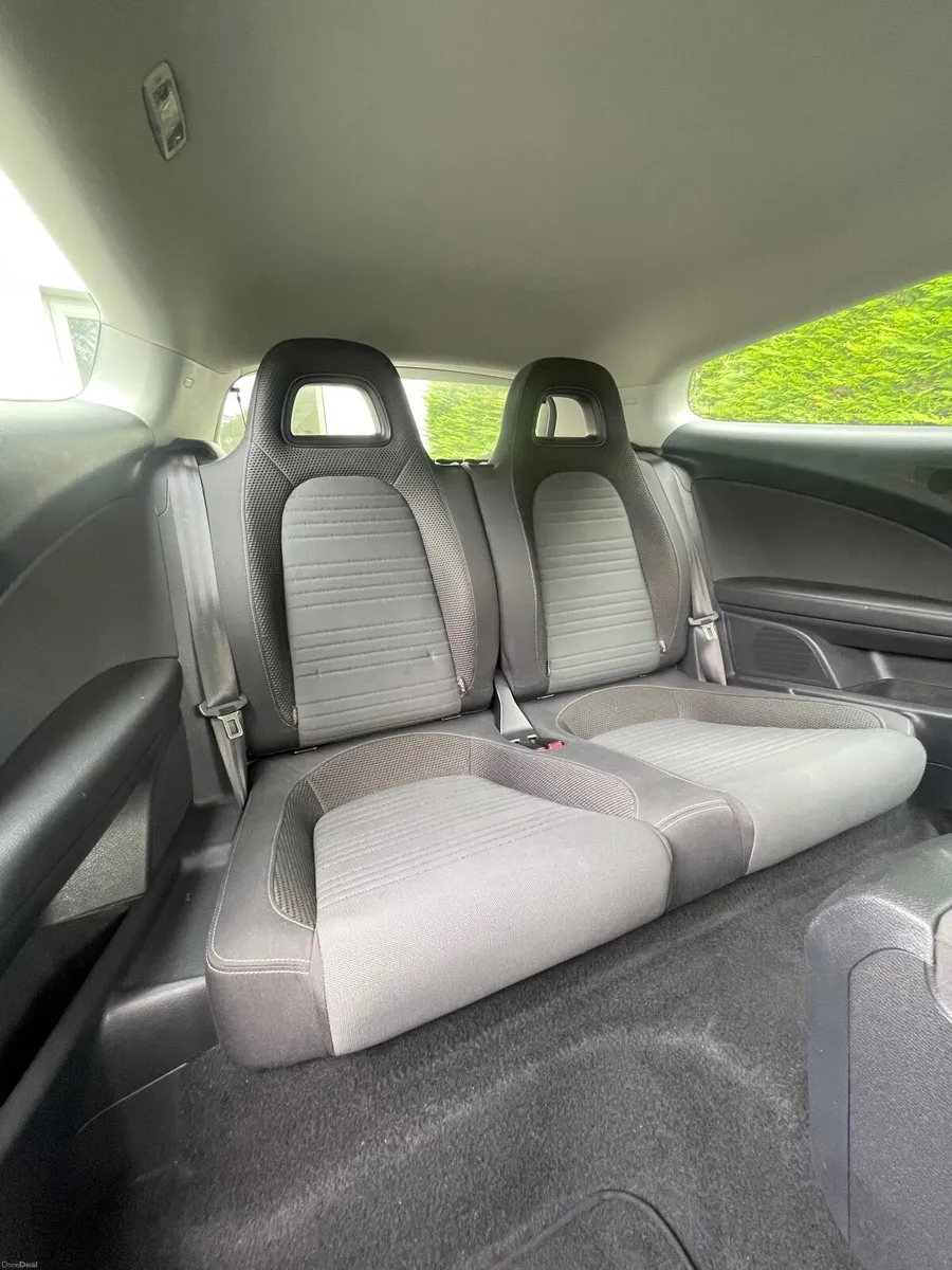 Volkswagen Scirocco 2011 2.0 Diesel - Image 4