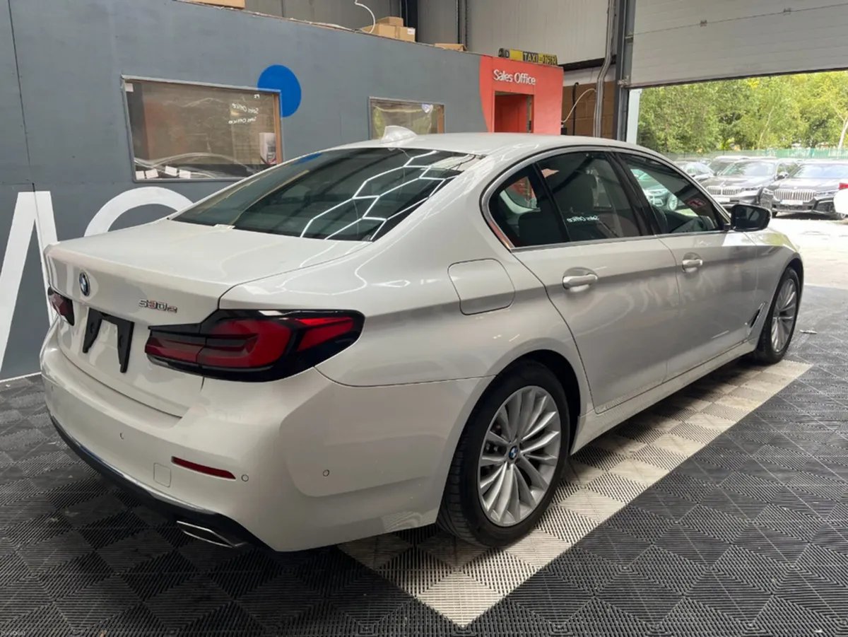 BMW 5-Series 2021 BMW 5 530E LUXURY EDITION JOY+ A - Image 3