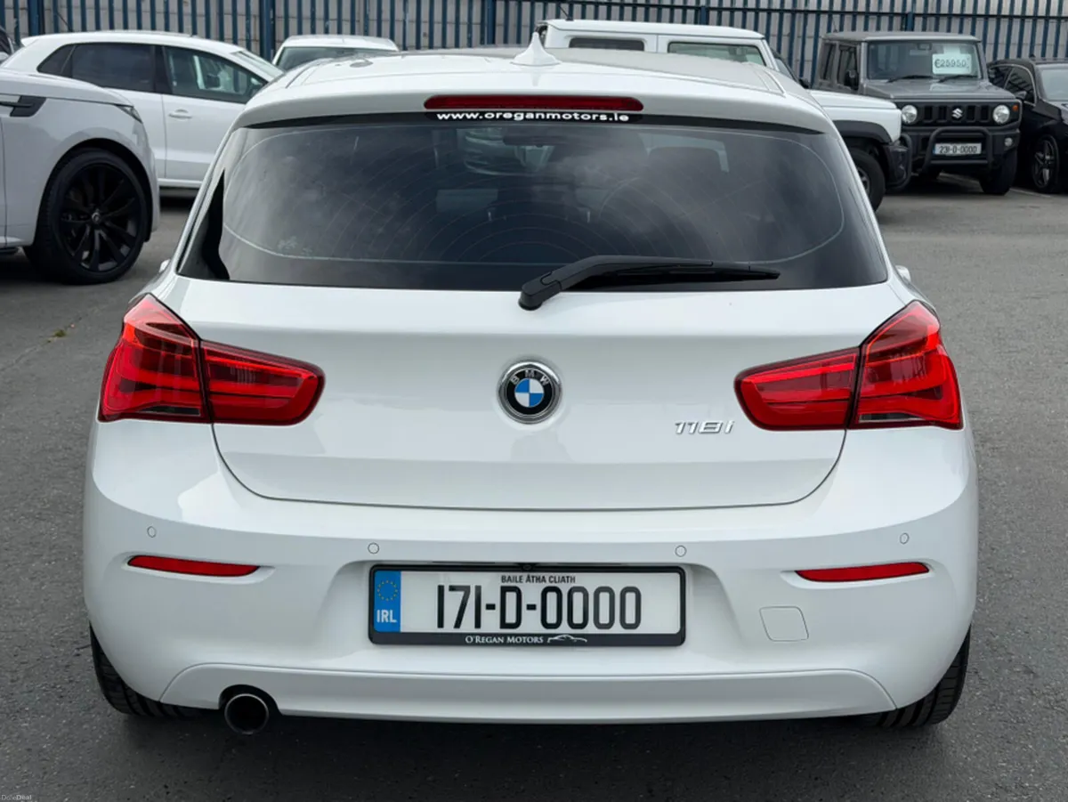 BMW 1-Series 118i 190/400 CELEBRATION EDITION AUTO - Image 5