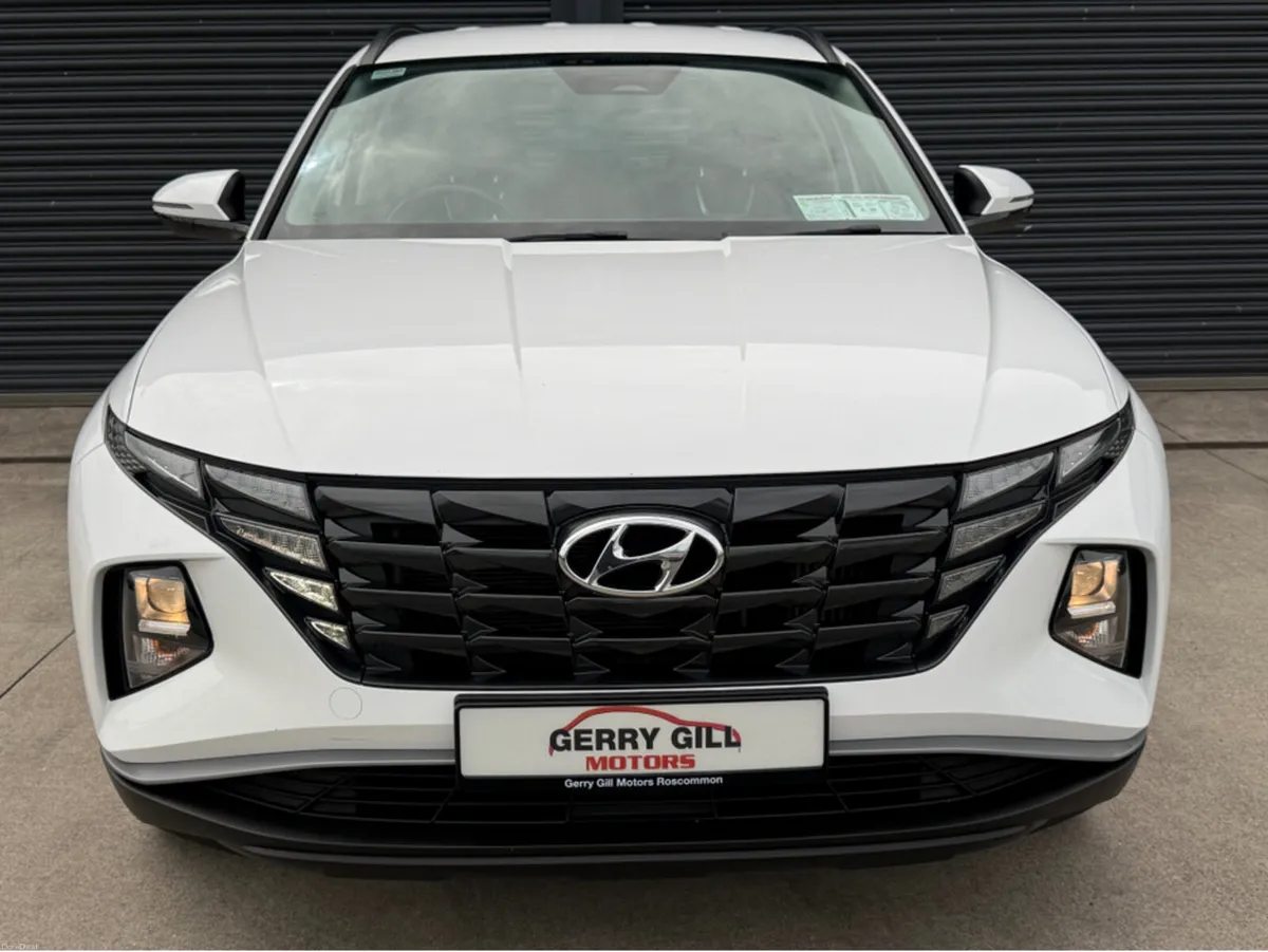 Hyundai Tucson EXECUTIVE 5DR  ** reverse camera + - Image 2