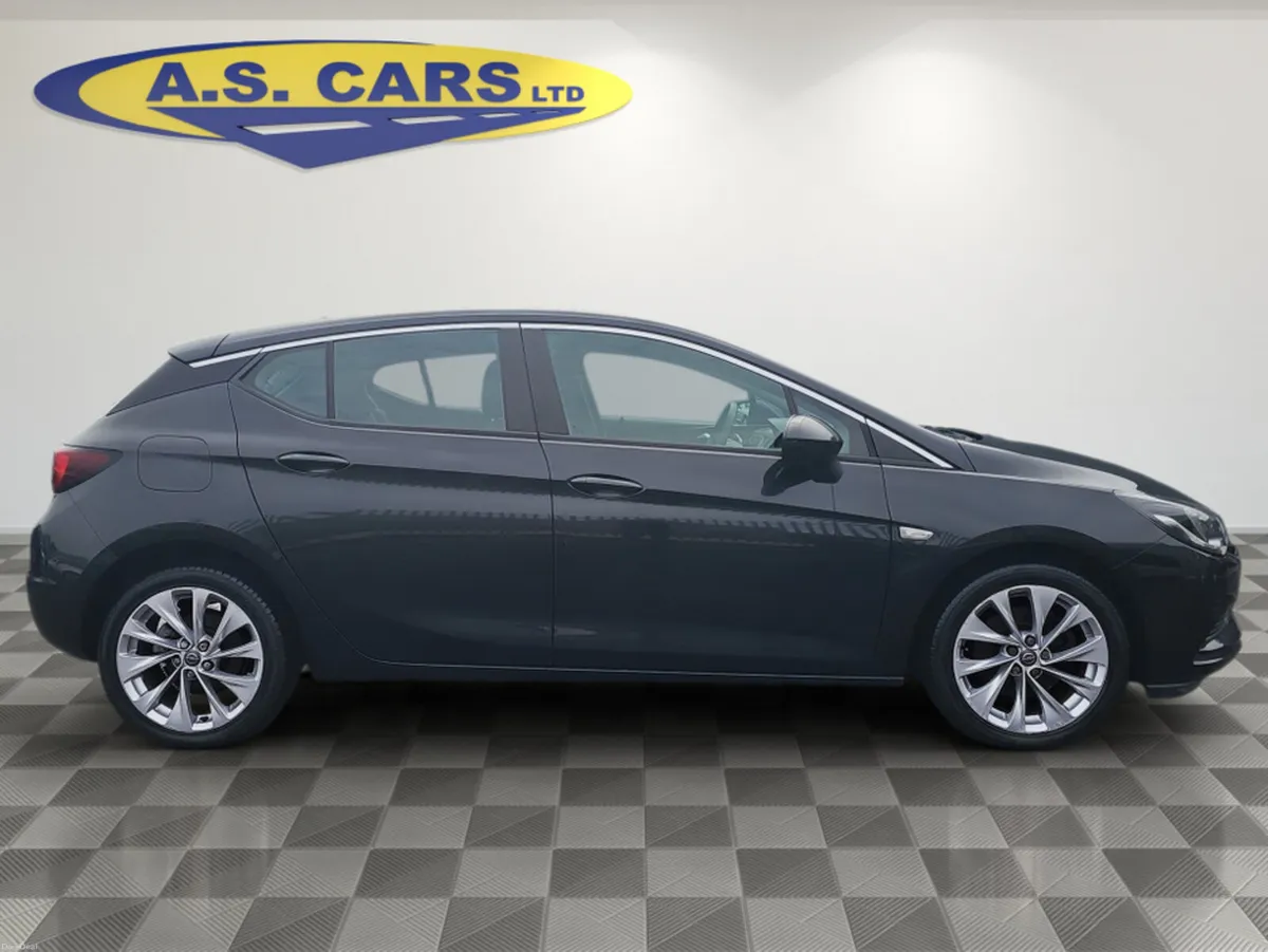 Opel Astra SC 1.6 CDTI 5DR - Image 3