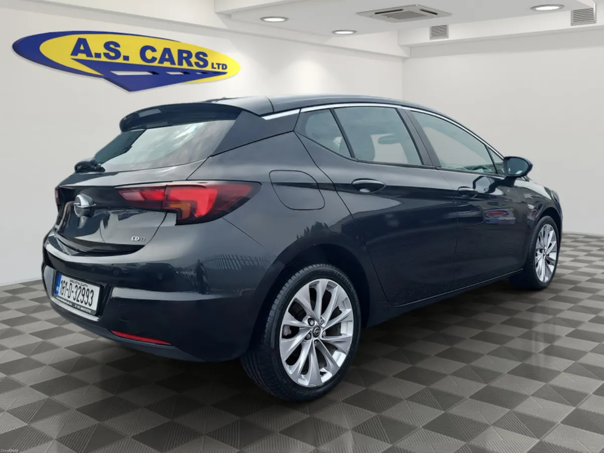Opel Astra SC 1.6 CDTI 5DR - Image 4