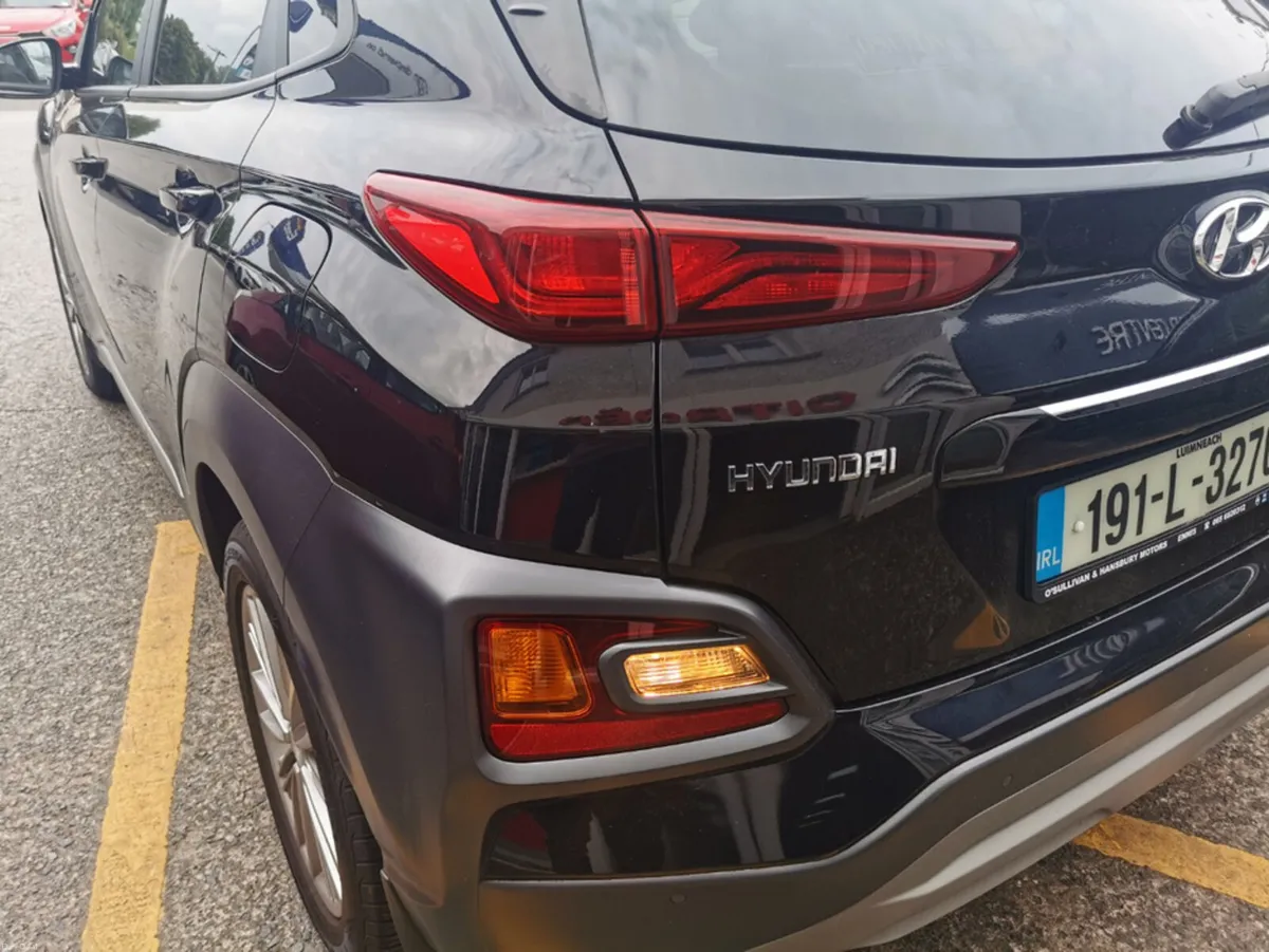 Hyundai KONA KAUAI 2WD EXECUTIVE 5DR - Image 3