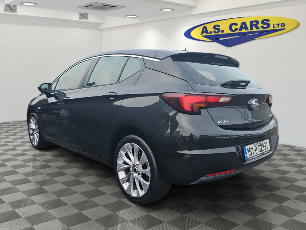 Opel Astra SC 1.6 CDTI 5DR - Image 6