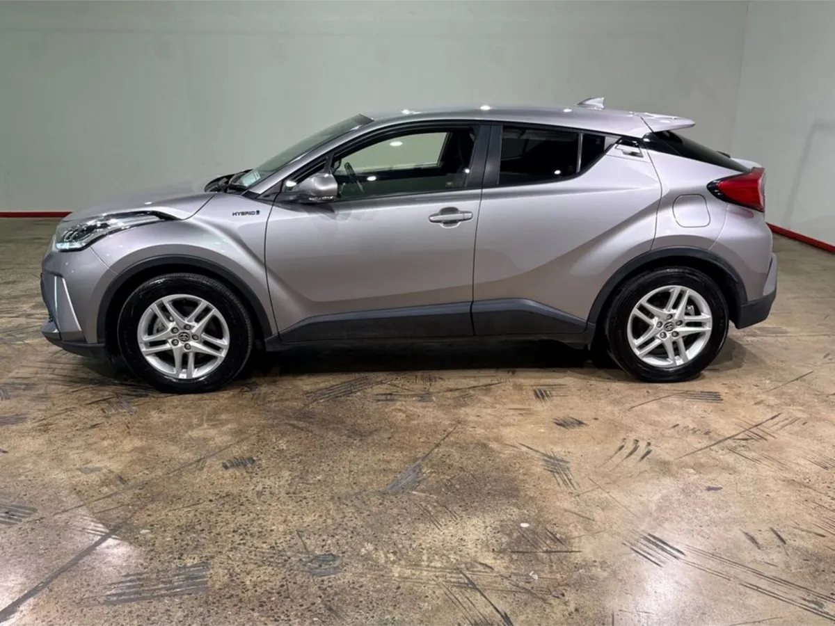 Toyota C-HR 1.8 HYBRID AUTOMATIC SUV - FACELIFT MO - Image 6