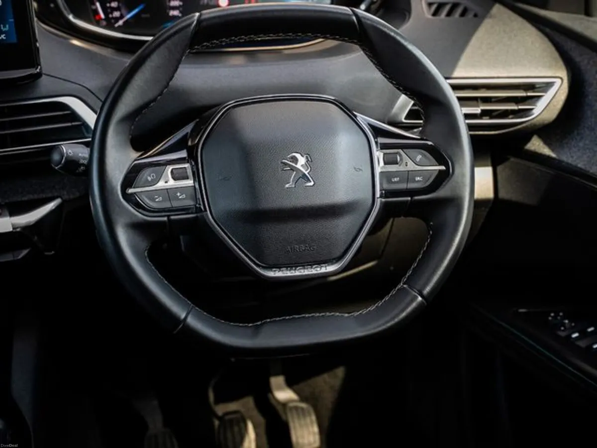 Peugeot 5008 FL Allure 1.5 Blue HDI 130 6.2 - Image 4