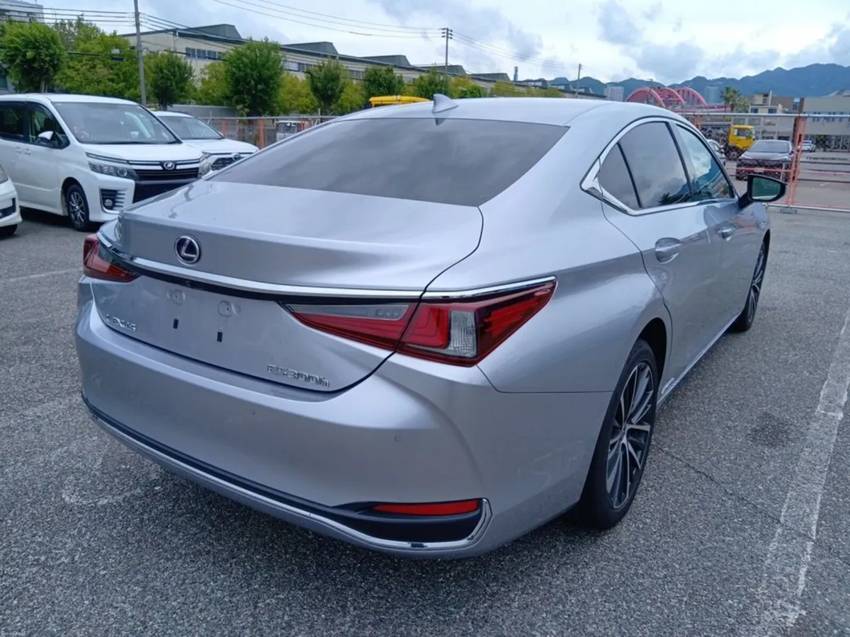 Lexus ES Hybrid Premium * Ultimate Spec * - Image 5