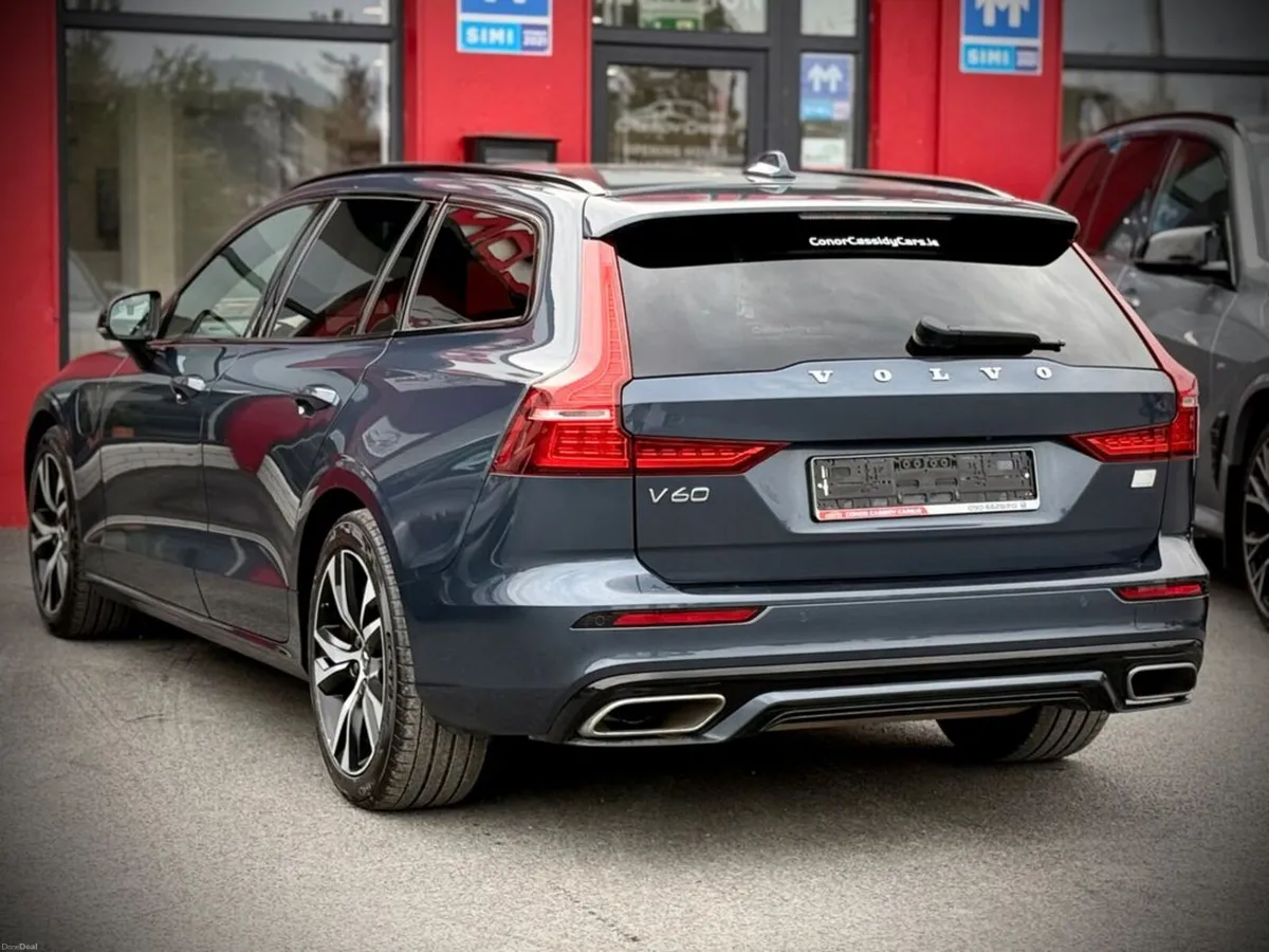 Volvo V60 RECHARGE T6 R-DESIGN AWD // HIGH SPEC // - Image 6