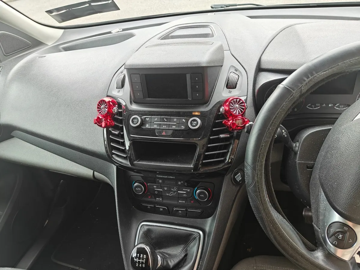 Ford Tourneo Connect 2022 - Image 3