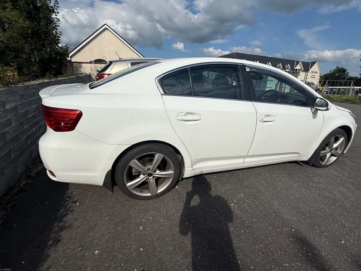 Toyota Avensis Luna - Image 4
