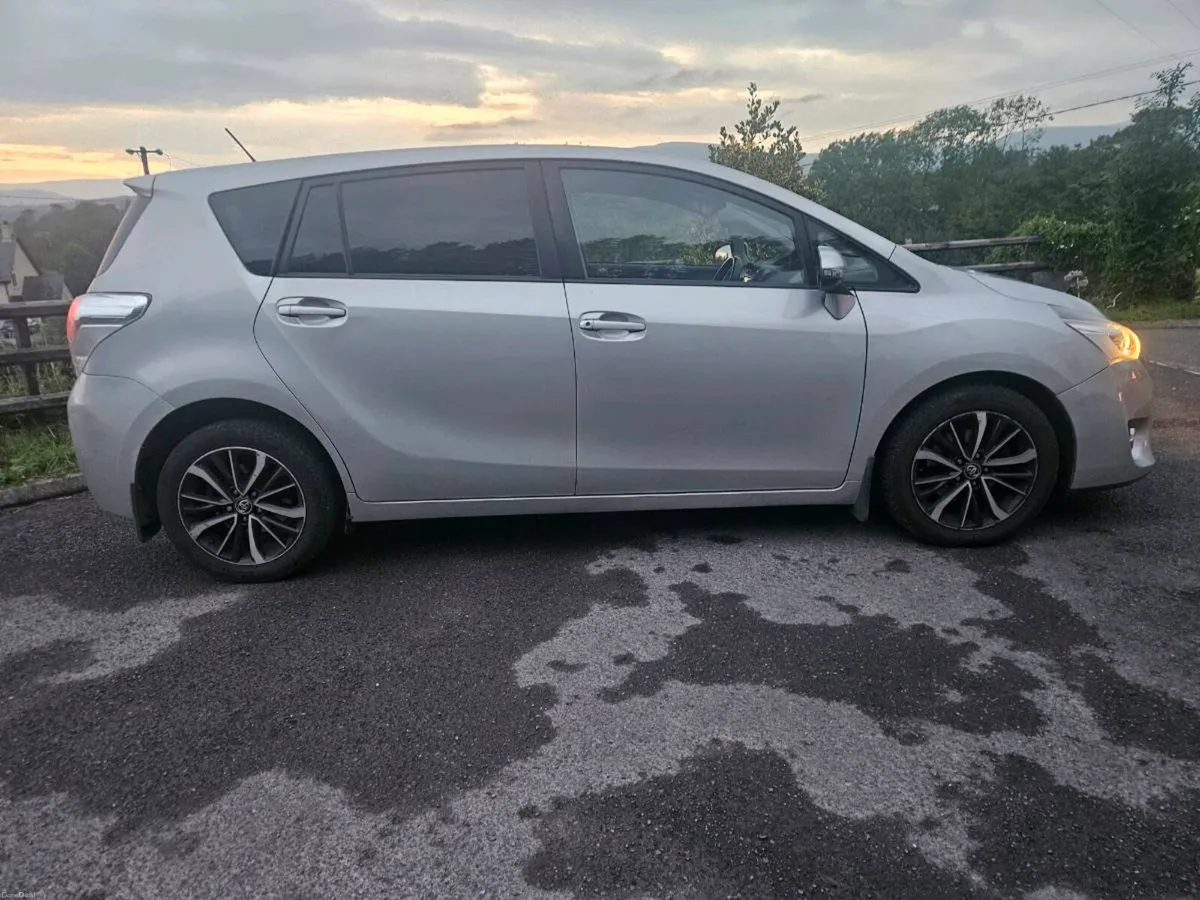Car - Image 1