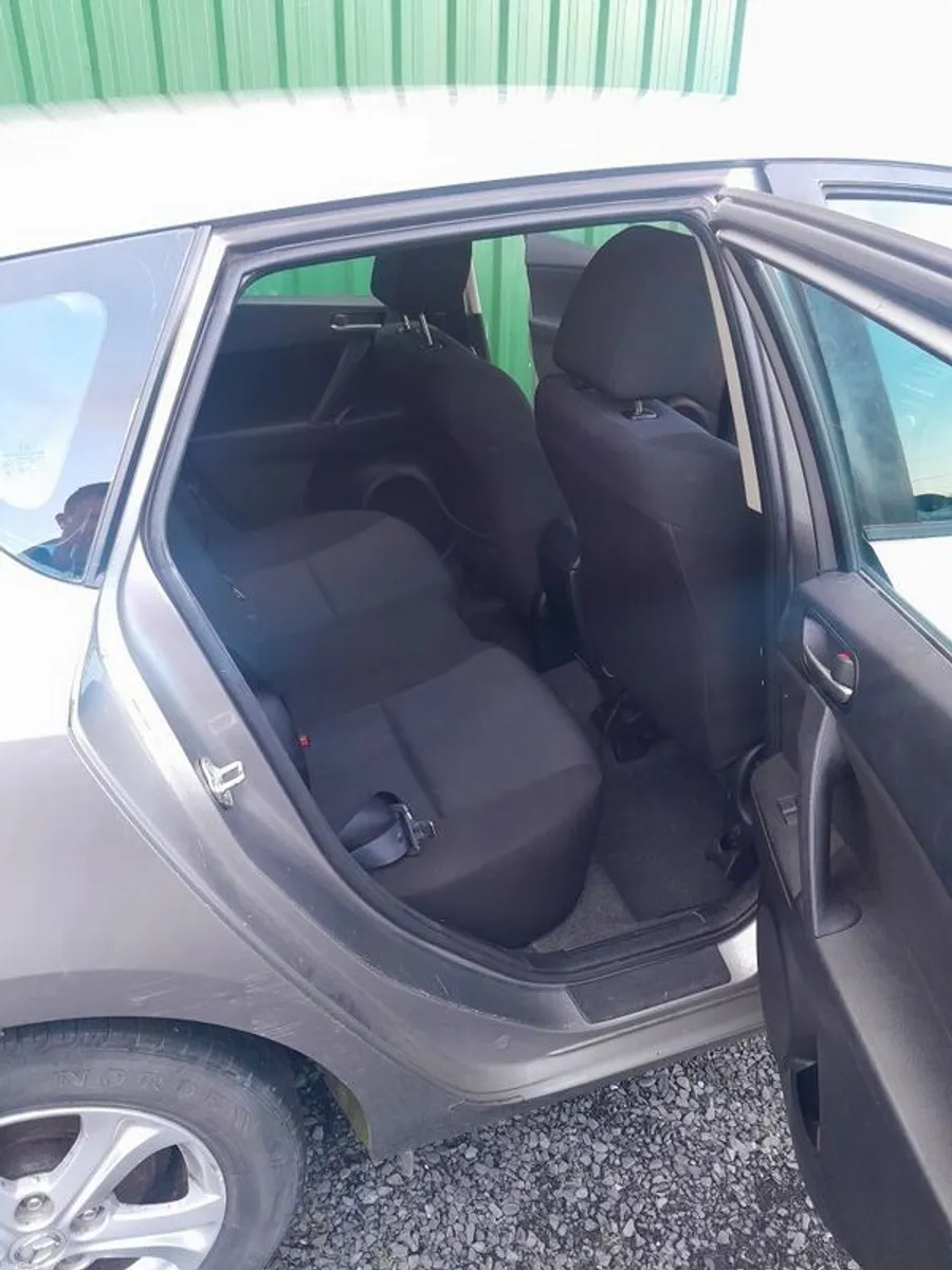 2010 Mazda3 - Image 6
