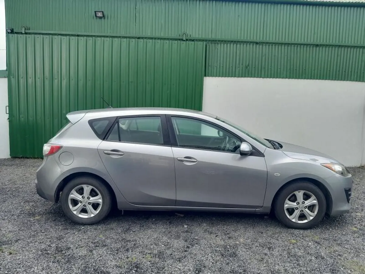 2010 Mazda3 - Image 2