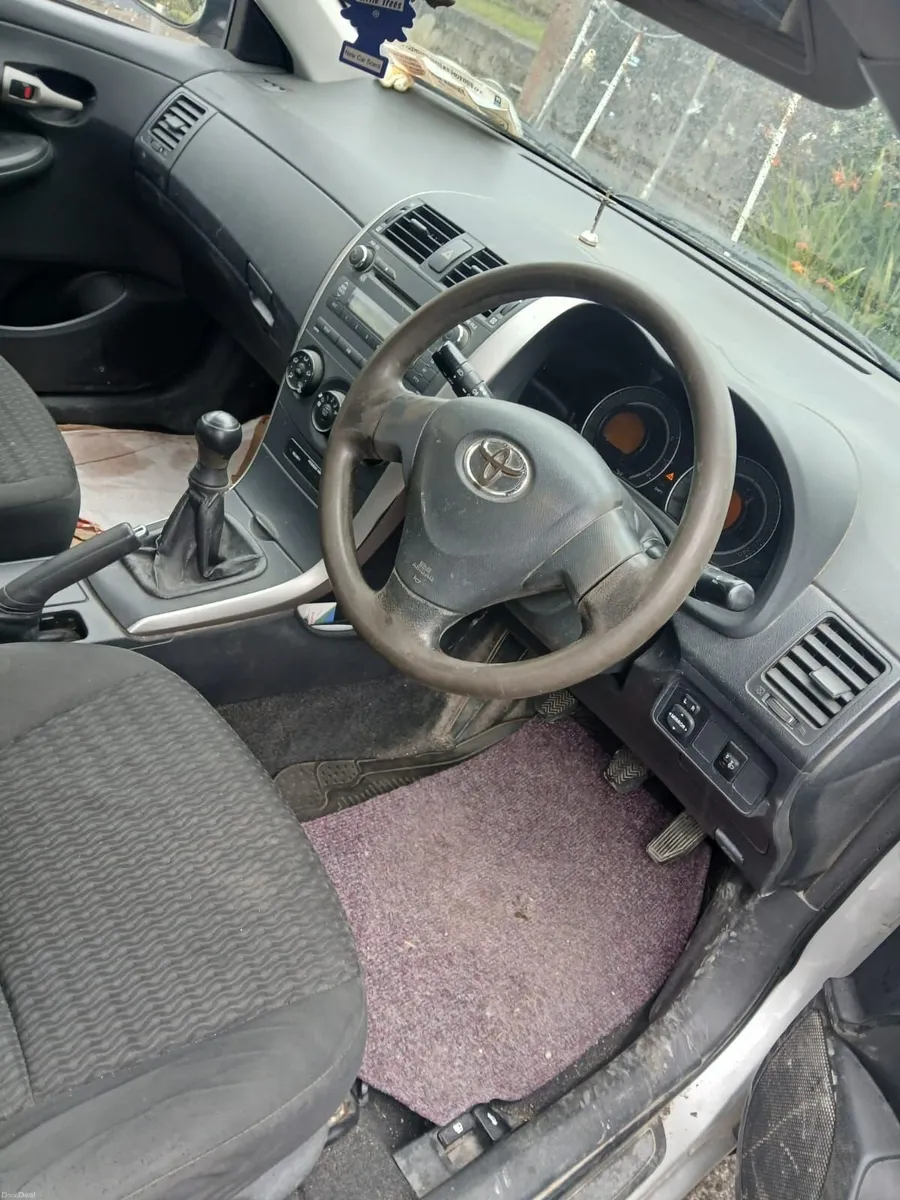 Toyota Corolla 2008 - Image 2
