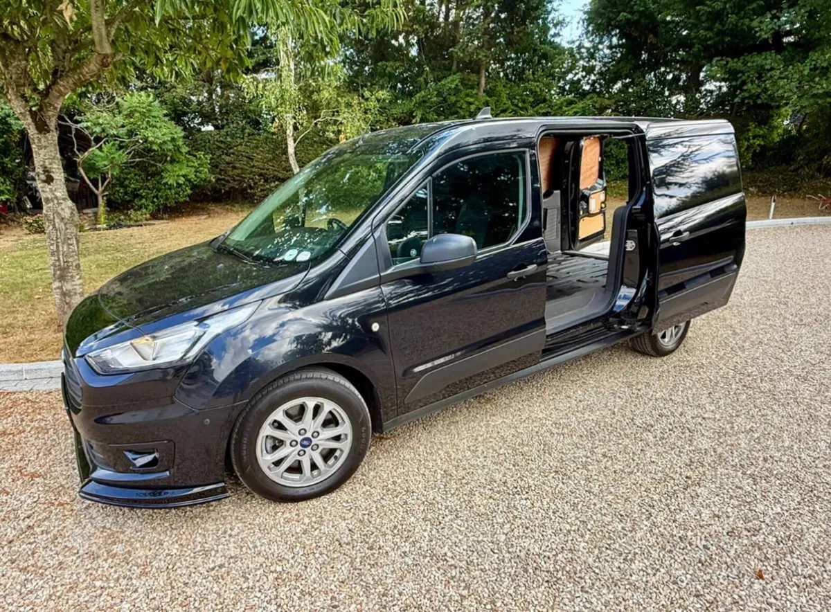 2022 Ford Transit Connect LWB Stunning Condition - Image 2