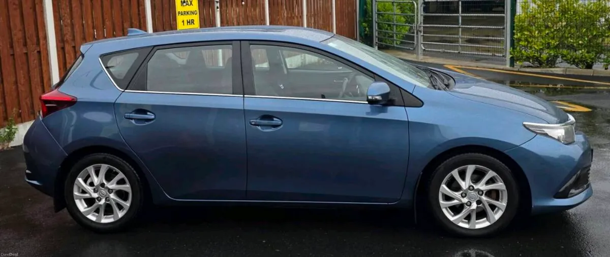 TOYOTA AURIS - Image 6