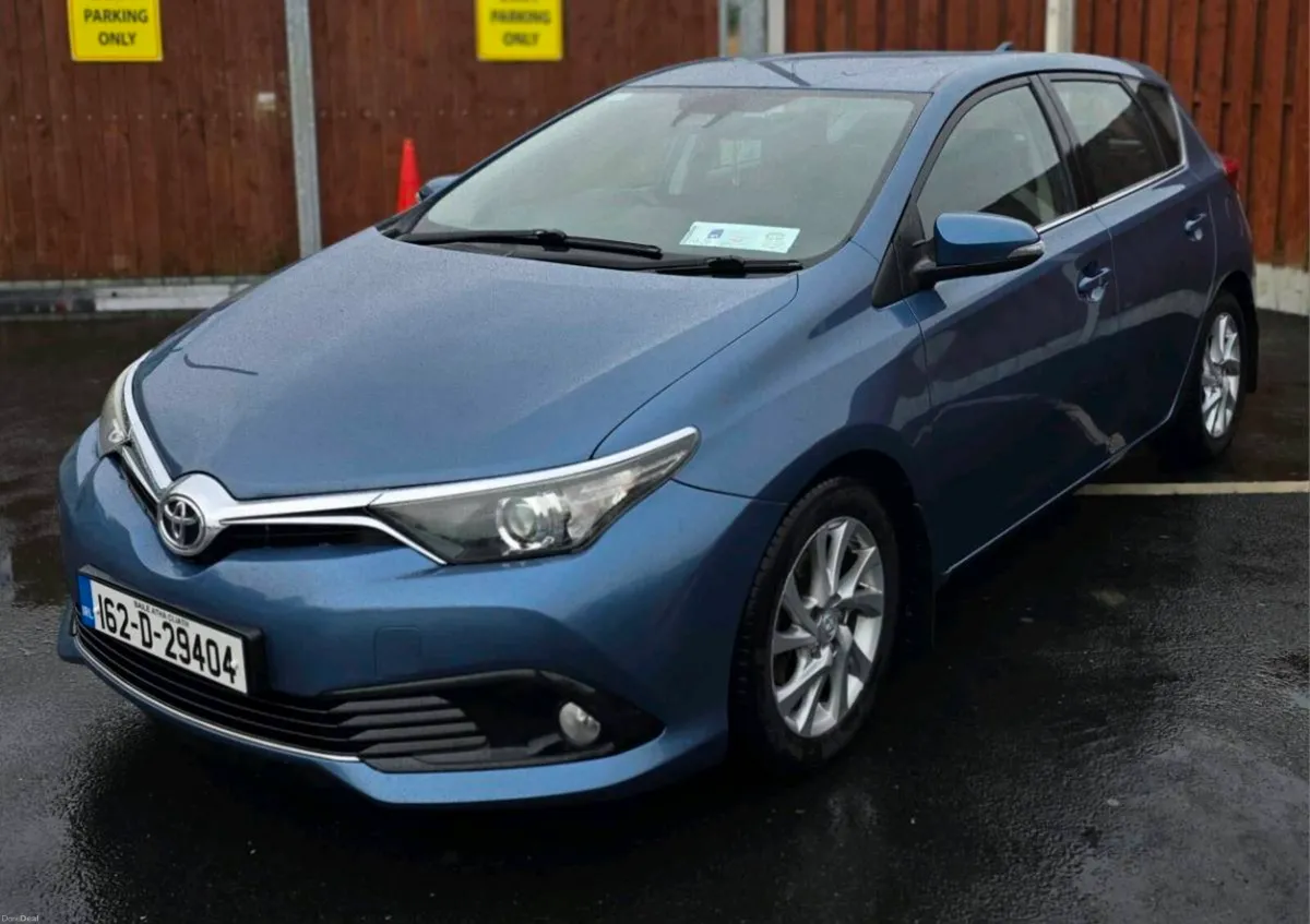 TOYOTA AURIS - Image 2