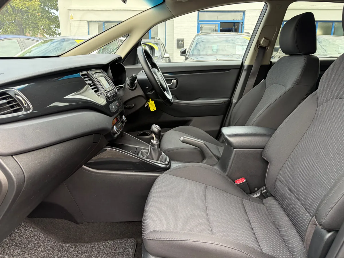 2016 KIA CARENS 1.7d EX 7 SEATER LOW KMS - Image 4
