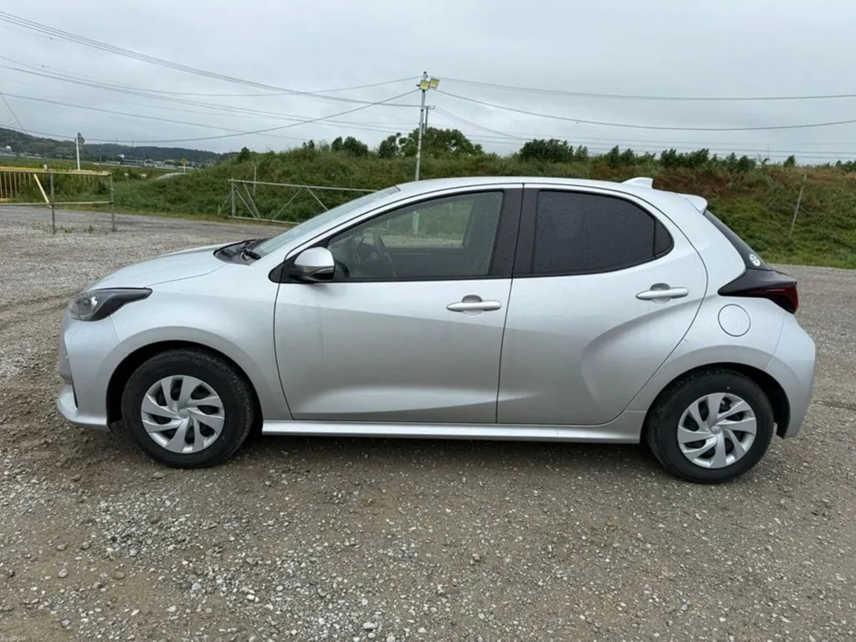 Toyota Yaris X 1.5 Hybrid - Image 5