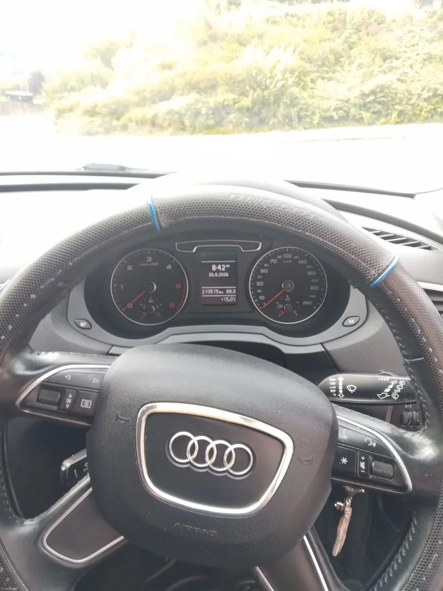 Audi Q3 2015 - Image 2
