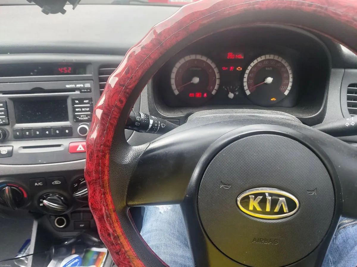 Kia Rio 2011 - Image 2